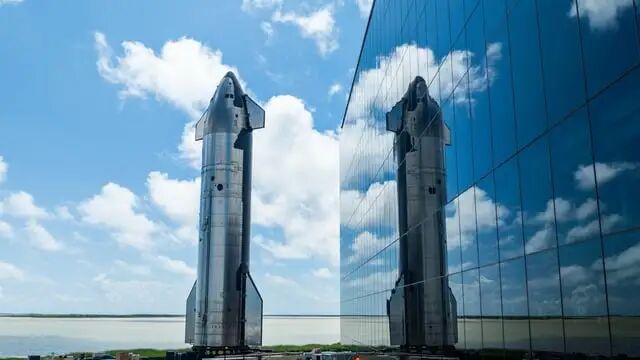 5号星舰航班移动到了星港的发射台上: r/SpaceXLounge