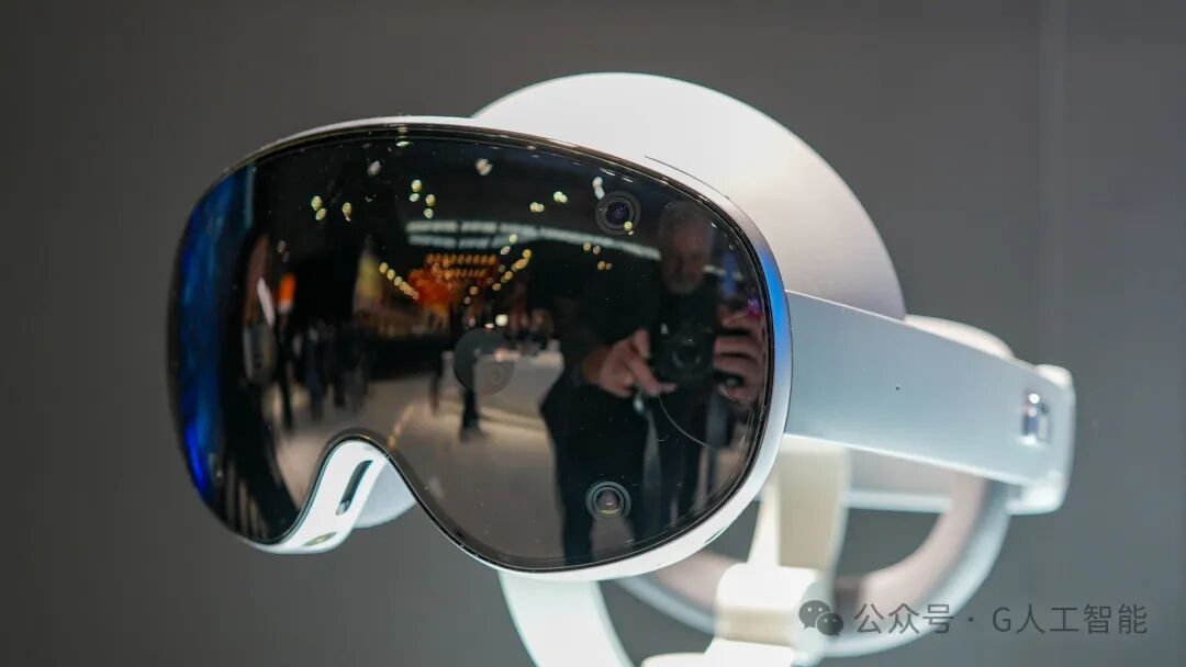 MWC 2025: My First Look at Samsung's Project Moohan XR Headset | PCMag